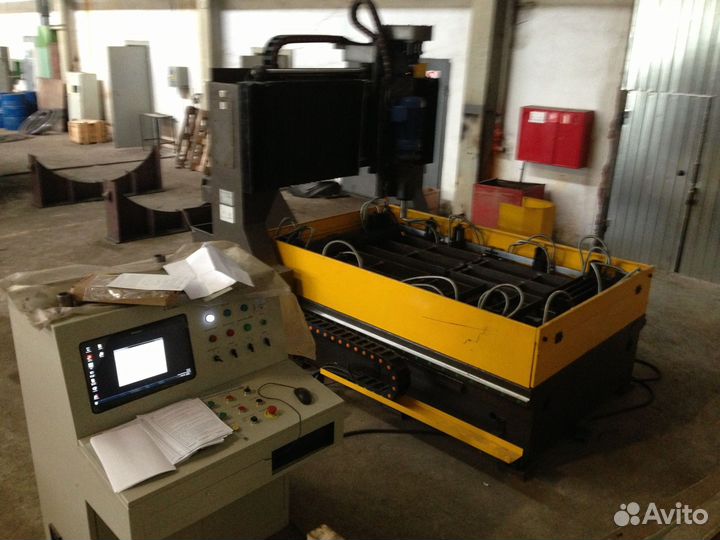 Вертикально-сверлильный станок с чпу