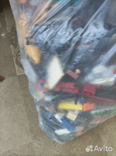 Целый пакет лего