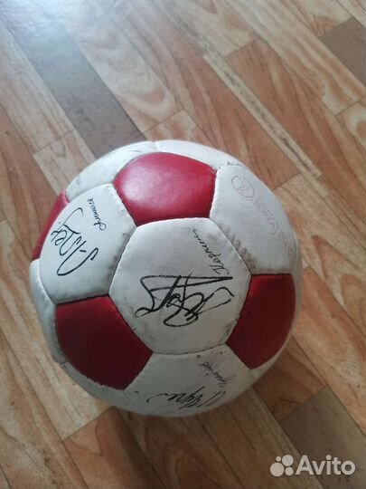 Футбольный мяч, с автографами
