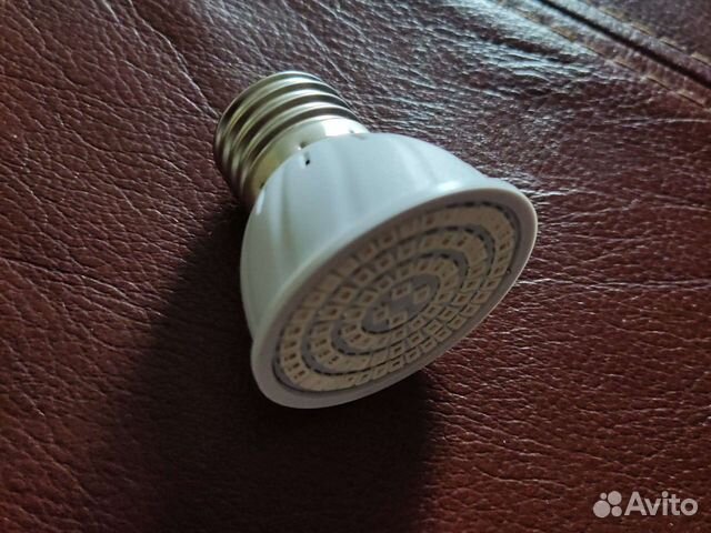 Светодиодная лампа с ультрафиолетовым свечением