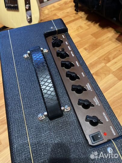 VOX Pathfinder 15r reverb tremolo