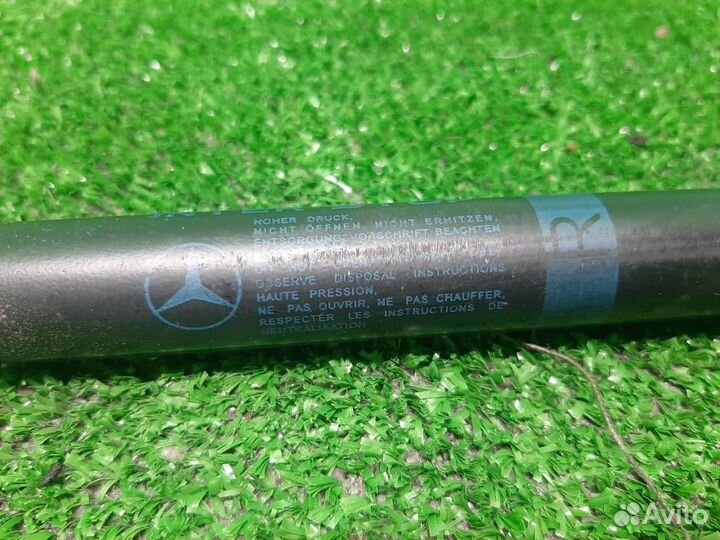 Амортизатор капота Mercedes Benz E-class W212 2009