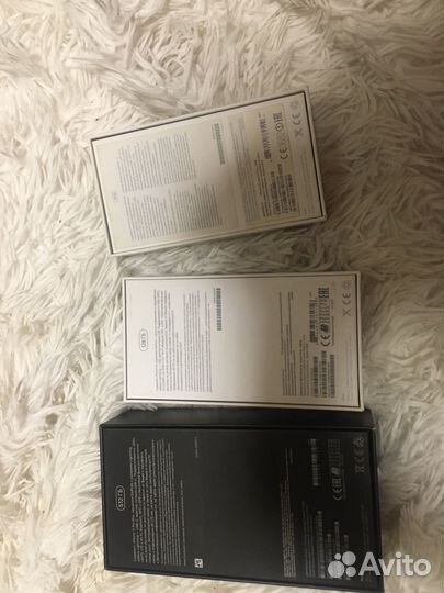 Коробки от айфонов