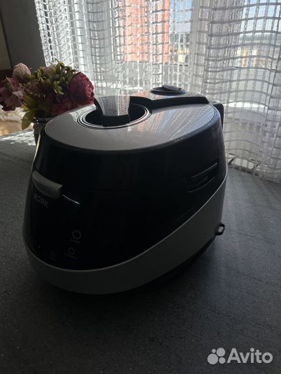 Мультиварка bork u700