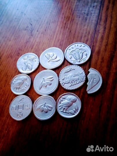 Монеты пятерочка и магнит Магазин и Остов сокровищ