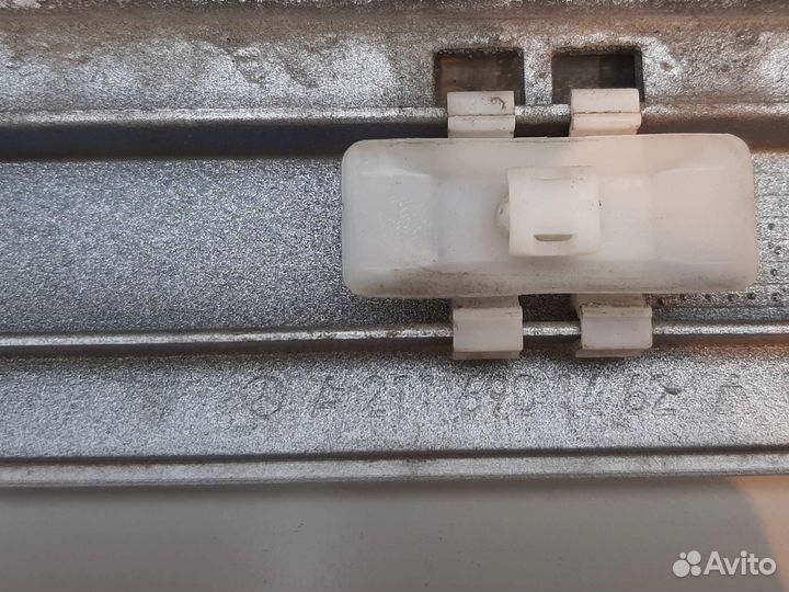 Молдинг двери задней правой Mercedes-Benz w211