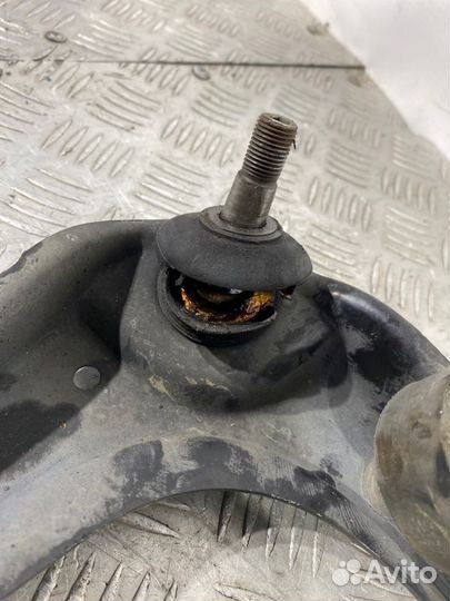 Рычаг подвески верхний передний правый Mazda