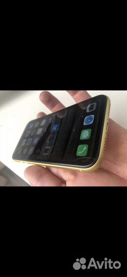 Телефон iPhone 11