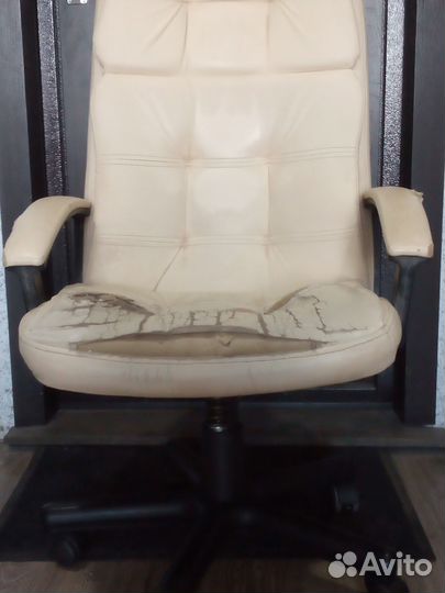 Кресло руководителя под реставрацию