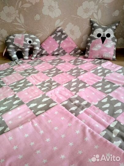 Одеяла-бонбоны с игрушками-подушками