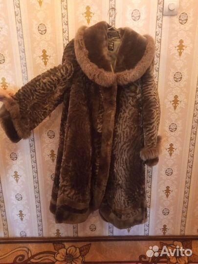 Шуба мутоновая с капюшоном