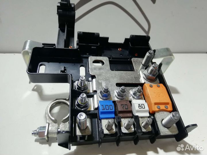 Плюсовая клема аккумулятора Fiat Ducato 244