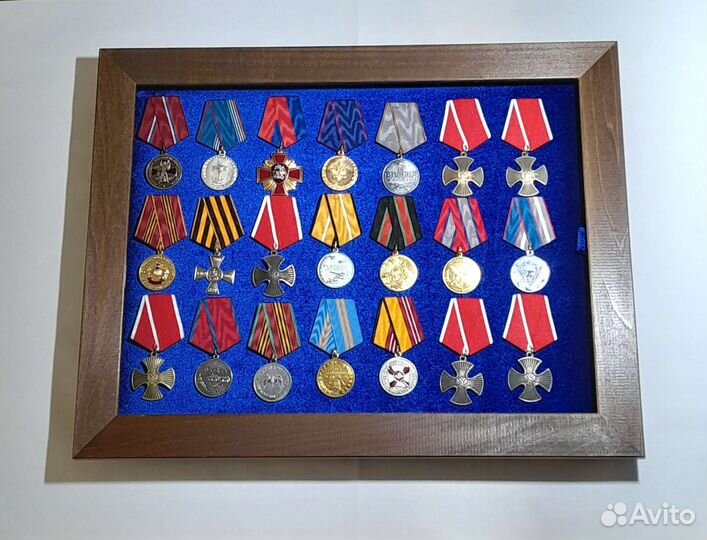 Рамка витрина тёмный дуб на стену для медалей