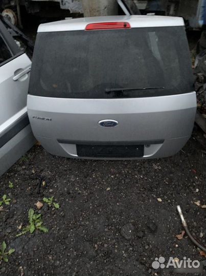 Крышка багажника Ford Fusion 2010