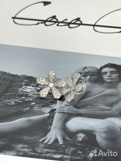 Серьги гвоздики в виде цветка