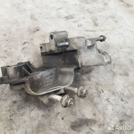 Кронштейн крепления двигателя Форд Фокус 2