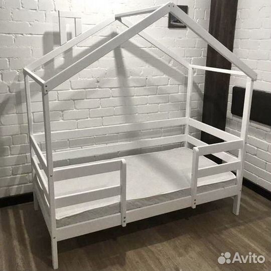 Кроватка-домик подростковая 