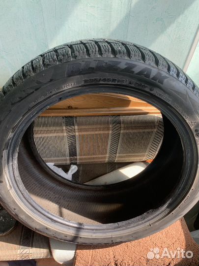 Bridgestone Blizzak Spike-02 235/45 R18