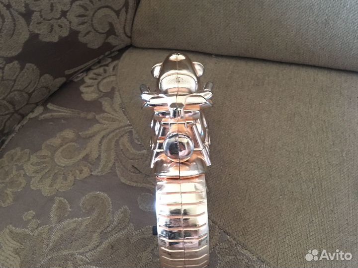 Часы ввиде мотоцикла