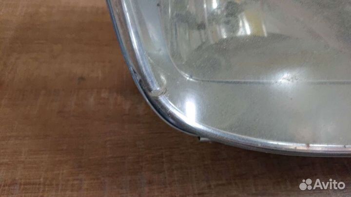 Фара правая Volkswagen Bora