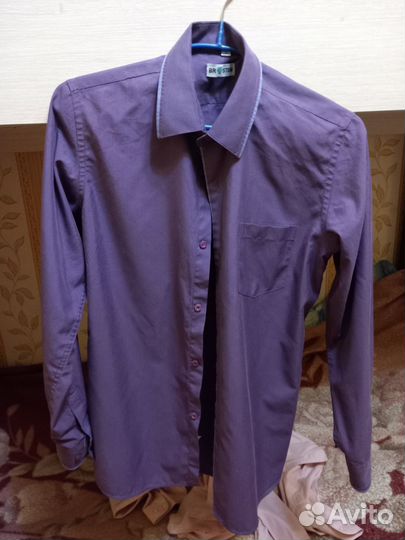 Много рубашек на мальчиков