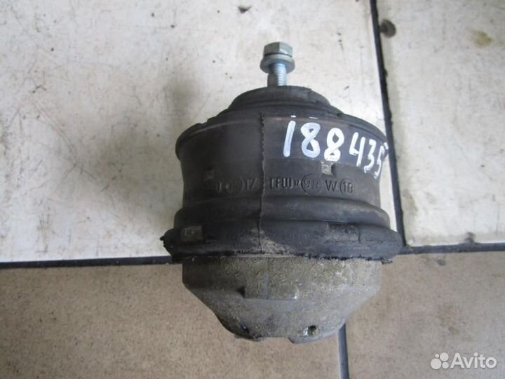 Опора двигателя w202 C-class 111.945