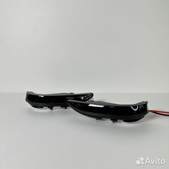 Повторители зеркал vesta лексус тонированые