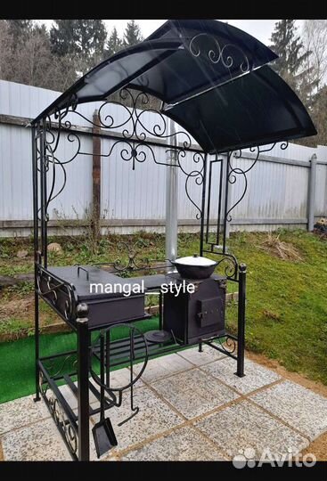Мангал с крышей