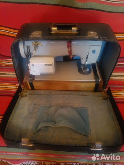 Швейная машинка Подольск 132 с электроприводом