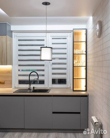 Кухня с витриной с установкой
