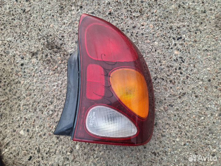 Задний правый фонарь chevrolet lanos