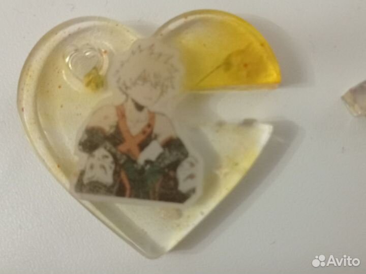 Брелок из эпоксидной смолы