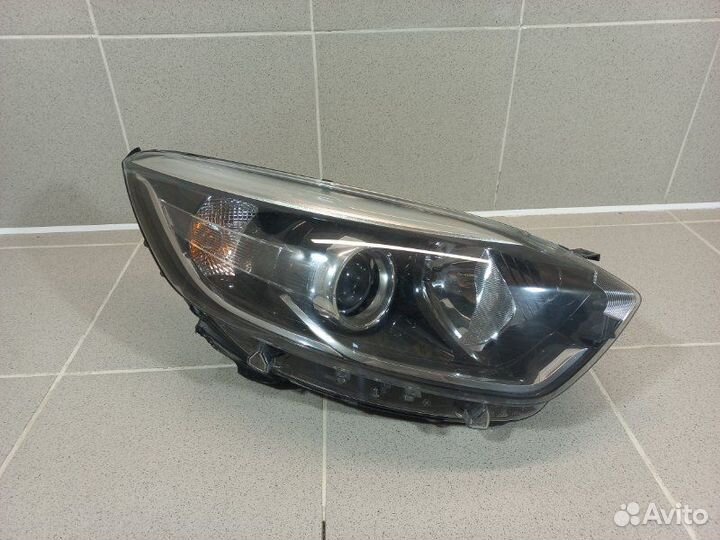 Фара правая Renault Kaptur