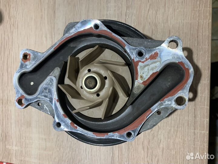 Помпа Range Rover