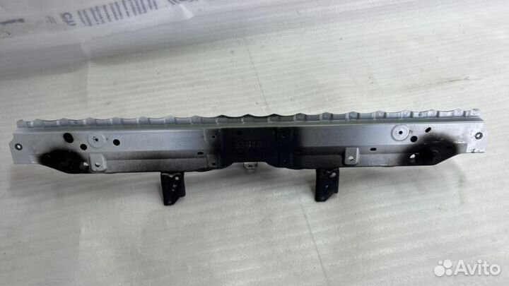 Верхняя планка телевизора Тoyota Camry V70/V75