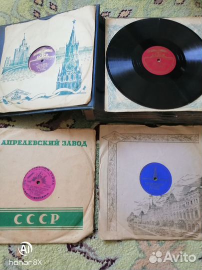 Альбом с виниловыми пластинками