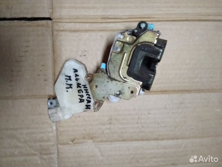 Замок передний правый Ниссан Альмера