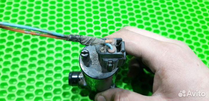 Насос омывателя лобового стекла Nissan Tiida C11