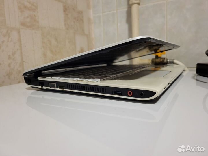 Ноутбук sony vaio i3 3120/4gb/500gb/radeon7600