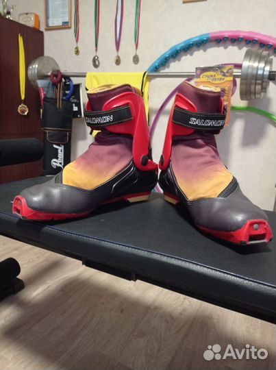 Профессиональные лыжные ботинки Salomon