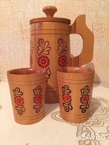 Кувшин с кружками