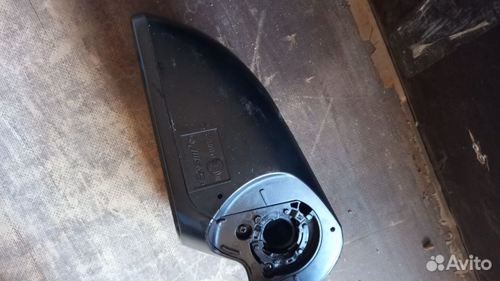 Зеркало заднего вида