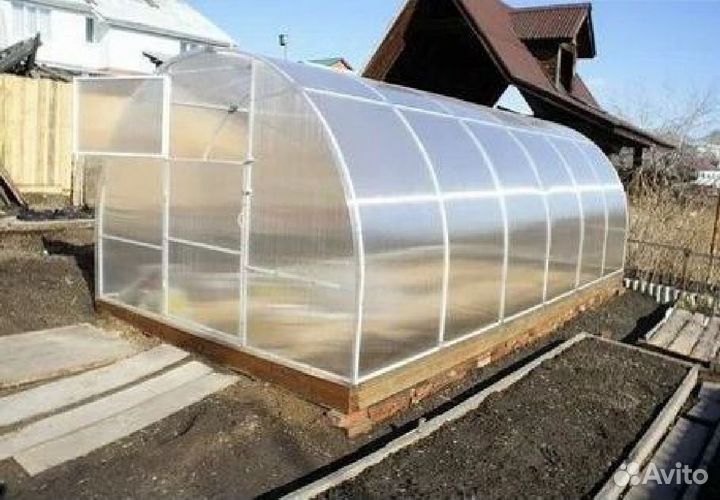 Теплица крепкая
