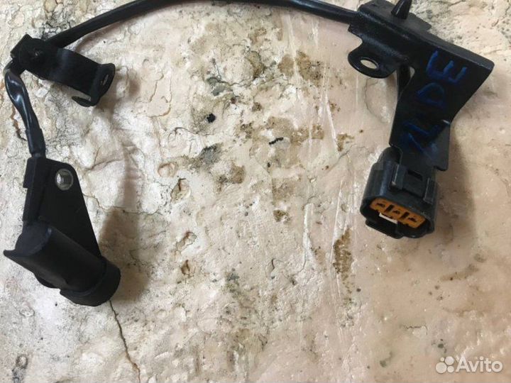 Датчик положения коленвала Mazda Familia BJ5P zlde