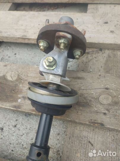 Рулевой карданчик infiniti qx56 JA60