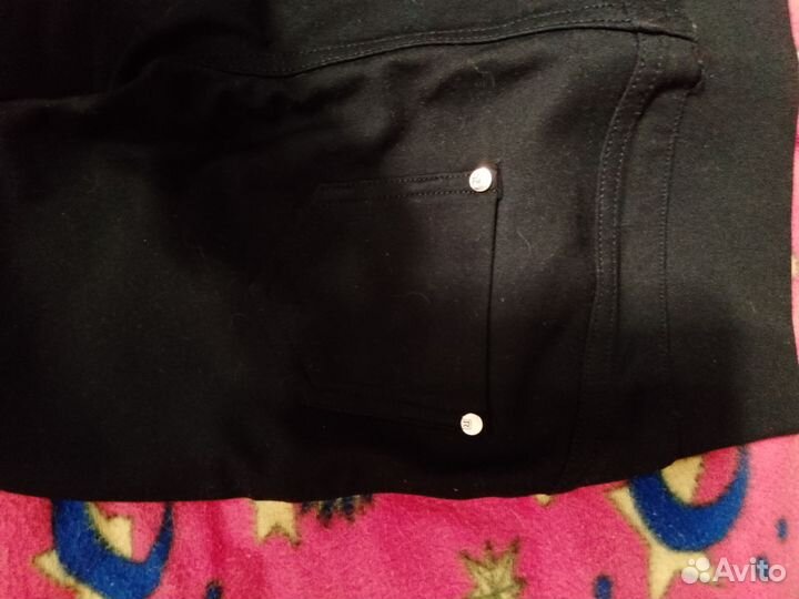 Чёрные брюки стрейч,зауженные