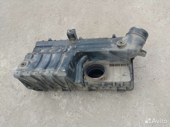 Корпус воздушного фильтра Volkswagen Polo Sedan