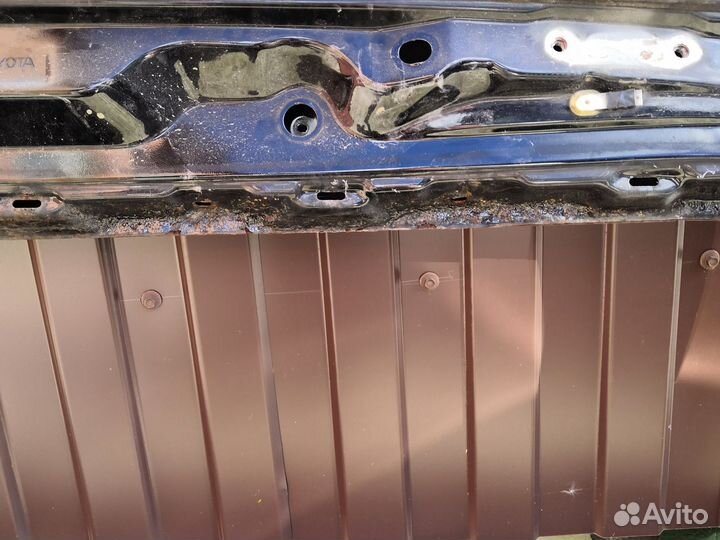 Крышка багажника Тойота ленд крузер 100