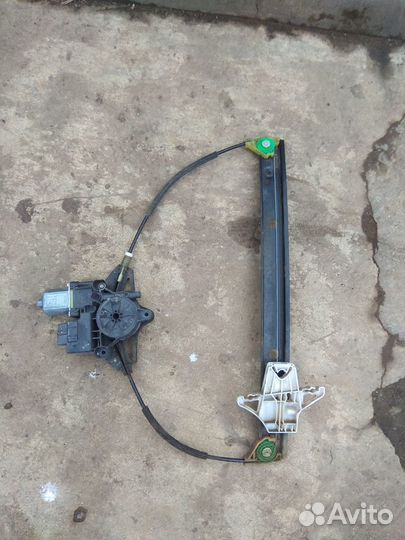 Стеклоподъемник задний левый Skoda Octavia A7