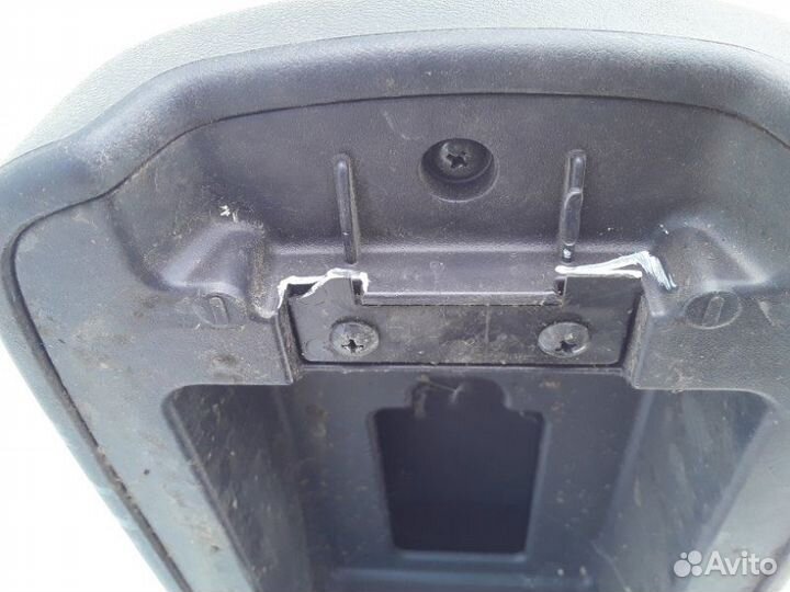 Подлокотник Mitsubishi Asx 2010